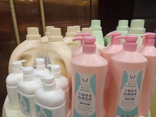 萬源成都商會走訪鴻利亮彩日用品，助力企業復工復產